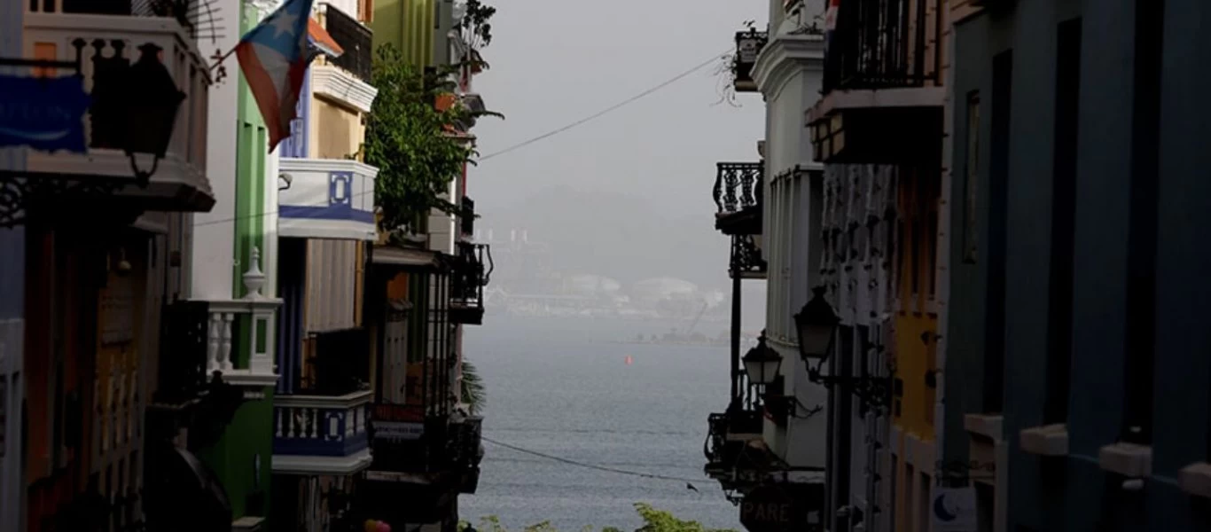 Αποπνικτική η ατμόσφαιρα στην Κούβα λόγω αφρικανικής σκόνης (φώτο)
